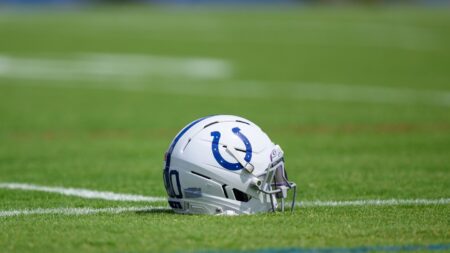 Colts sign DE Marcus Haynes