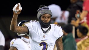 Browns add QB Tyler Huntley