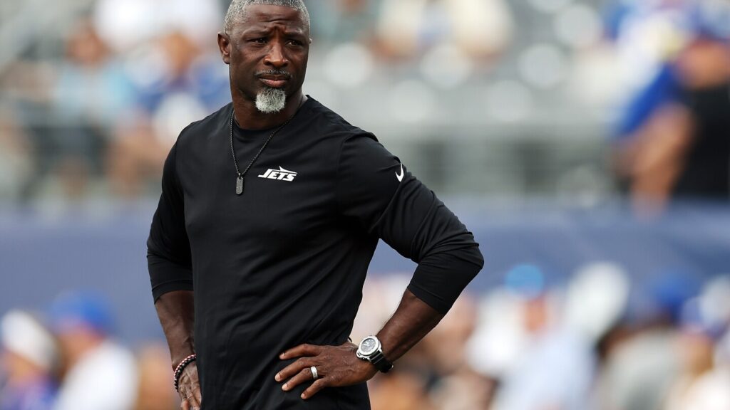 Aaron Glenn: Jets’ “sloppy” offense “wasn’t good enough” vs. Giants