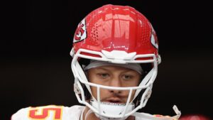 Patrick Mahomes went 1-for-1 for a 1-yard TD in his brief preseason appearance