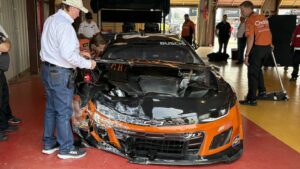 Kyle Busch goes to a backup car after crash in practice at Iowa