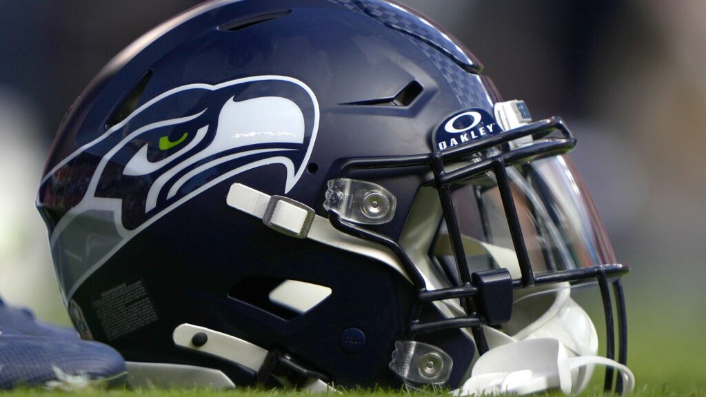 Seahawks sign DL Seth Coleman
