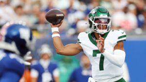 Jets GM believes Justin Fields can take a big step with his third team in three years