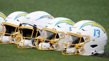 Chargers sign CB Harrison Hand