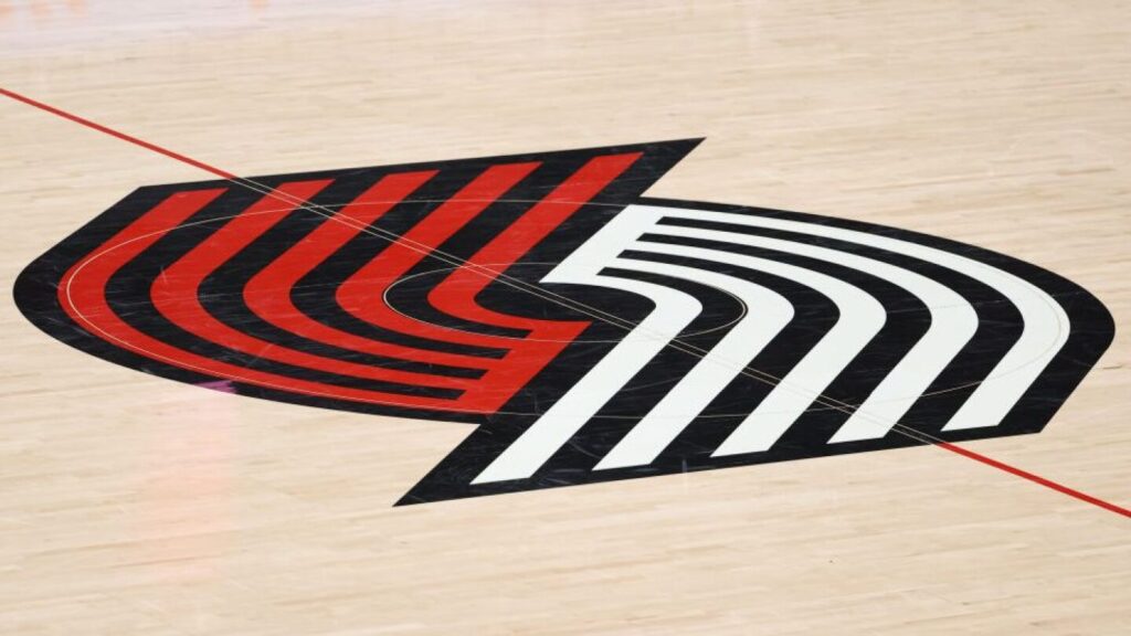 Carolina Hurricanes owner Tom Dundon reportedly to buy Trail Blazers, keep team in Portland