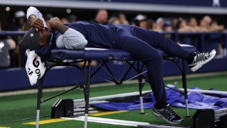 Micah Parsons sends a message on sideline of Cowboys’ preseason game