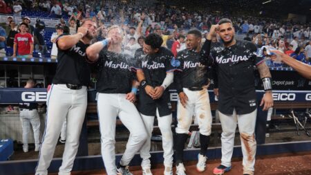 Edwards, Ramírez help Marlins come from behind to beat Yankees 13-12