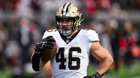 Broncos sign FB Adam Prentice