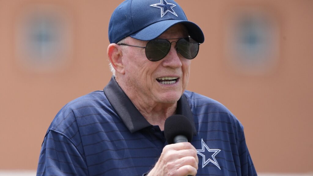 Jerry Jones on doing handshake deals: That’s how I bought the Cowboys