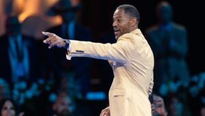 After a long wait to get into Canton, Eric Allen gives a heartfelt thanks at his induction