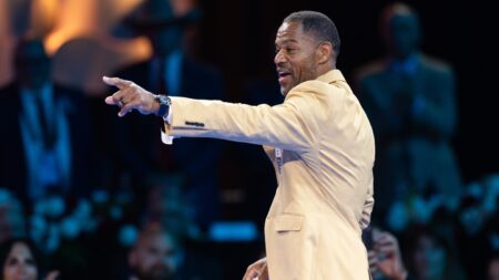 After a long wait to get into Canton, Eric Allen gives a heartfelt thanks at his induction
