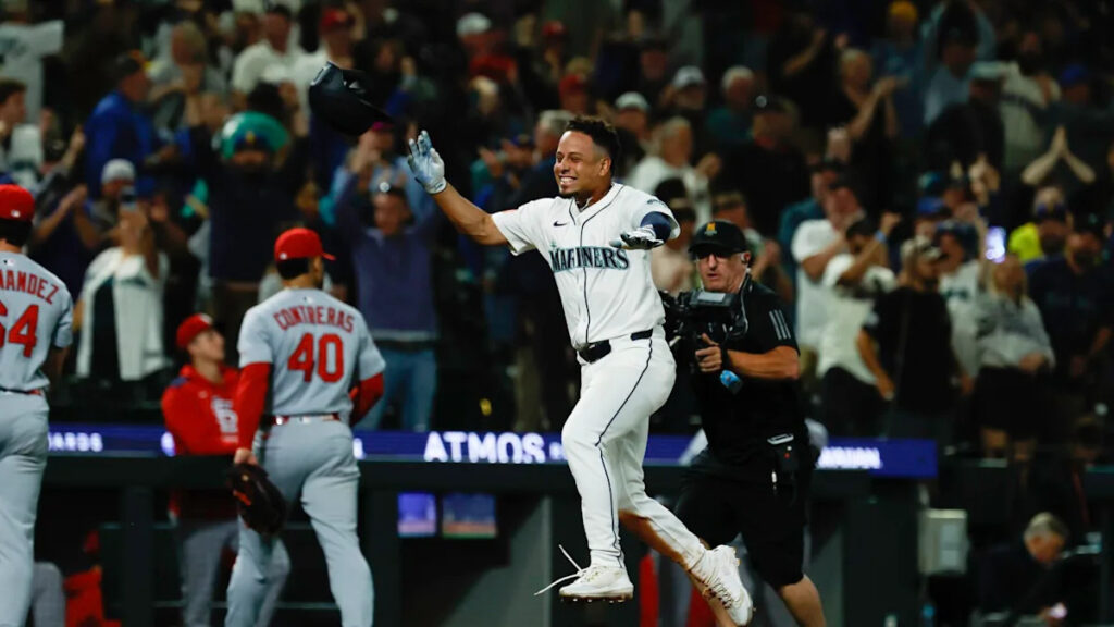 MLB Power Rankings: Brewers, Phillies clinch playoff spots, Mariners surging, races galore