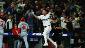 MLB Power Rankings: Brewers, Phillies clinch playoff spots, Mariners surging, races galore
