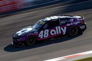 Hendrick swaps pit crew members between Alex Bowman and Carson Hocevar