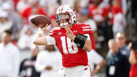 Wisconsin expected to start backup QB Danny O’Neil vs. Alabama as game odds make key shift