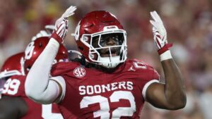 Oklahoma DL R Mason Thomas ejected for targeting, to miss first half vs. Auburn in Jackson Arnold’s return