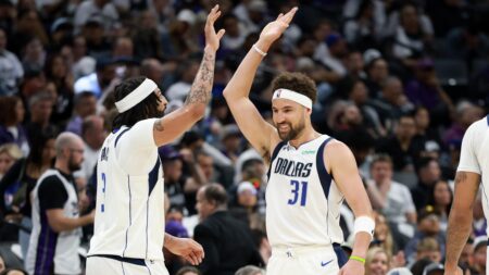 Klay Thompson, Mavs Reportedly Held Team-Bonding Camp, Anthony Davis Hosted Dinner