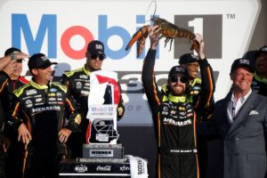 Ryan Blaney wins Loudon Cup race, locked into next playoff round