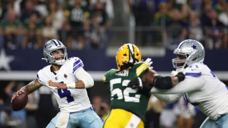 Sunday Night Football: Cowboys score two TDs in final 41 seconds of half to take lead