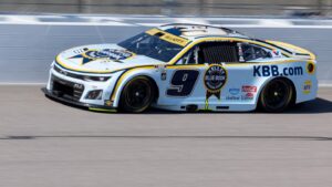 Results, points, playoff standings after Kansas as Chase Elliott advances with win