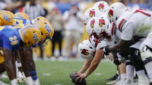 Louisville Ball Boy Explains Viral Video of Trying to Get Football from Pitt Players