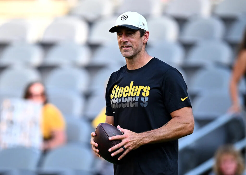 Steelers pick Aaron Rodgers among 4 team captains in 1st year with team