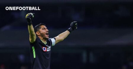 🧤 Liga MX legend Corona bids farewell to professional football