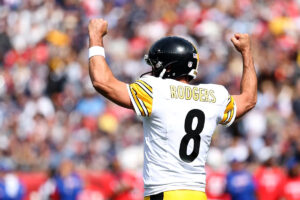 Aaron Rodgers passes Brett Favre on NFL’s all-time passing TD list, moves into 4th place by himself
