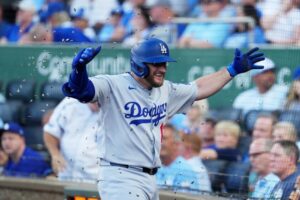 Max Muncy is back, and he hopes to help cure what ails the Dodgers