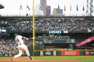 MLB playoff races: Top storylines as battle continues for AL East, AL Central crowns; Mets cling to final NL wild-card