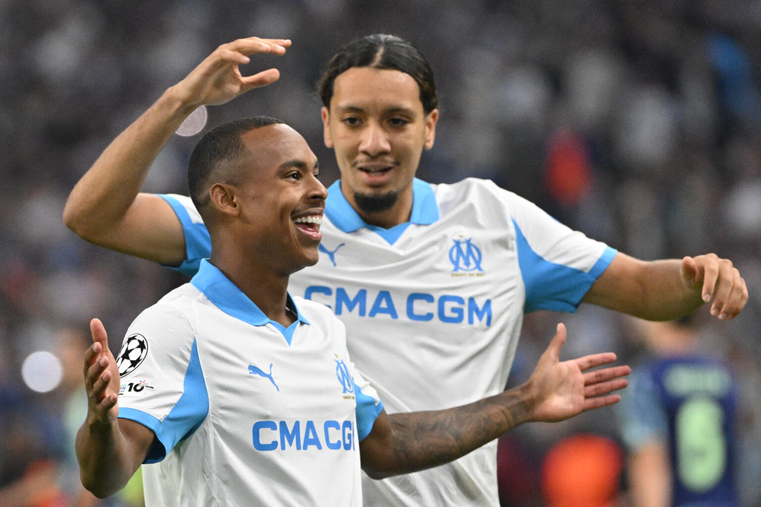 📸 Ajax trail 3-0 to Marseille after 26 minutes, fans lay into them online ☠️