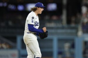 Hernández: Can starting pitching carry the Dodgers in October? Dave Roberts may not have a choice