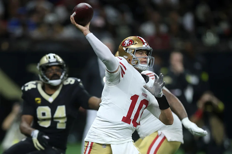 NEW ORLEANS, LOUISIANA - SEPTEMBER 14:  Mac Jones #10 of the San Francisco 49ers attempts a pass against the New Orleans Saints during the first quarter in the game at Caesars Superdome on September 14, 2025 in New Orleans, Louisiana. (Photo by Chris Graythen/Getty Images)