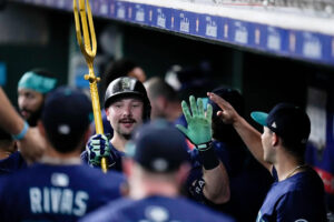 Seattle Mariners clinch second playoff berth since 2001, have won 15 of last 16 games