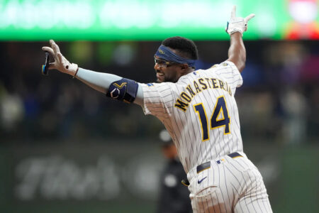 Brewers clinch MLB’s first playoff spot, then rally to walk off Cardinals in extra innings