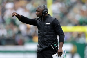 Did Aaron Glenn send harsh message cutting returner who fumbled? Jets players say it’s not that simple