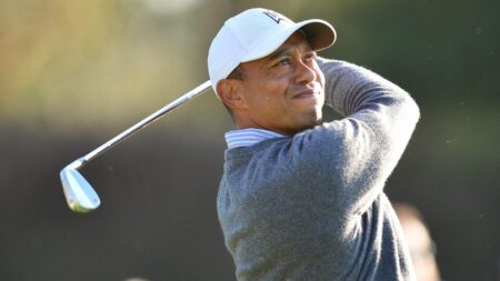 15-time major champ practicing at New York City event