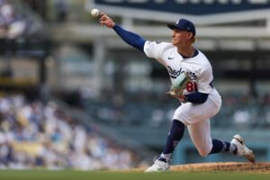 Dodgers fall to Giants in regular-season home finale, plan to return in the playoffs
