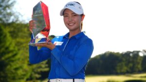 Rookie Miranda Wang holds off world No. 1 to win FM Championship