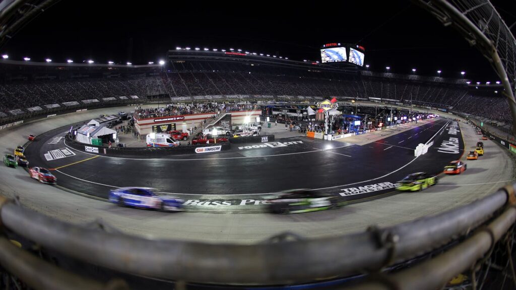 Results, winner of Bristol Night Race in playoffs