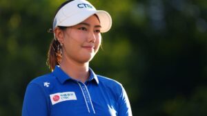 Miranda Wang takes quad 8 but rallied for 5-under 66 on LPGA