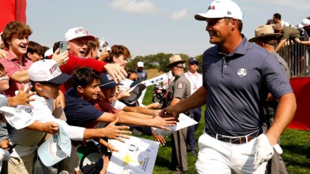 Bryson DeChambeau receives praise from teammates
