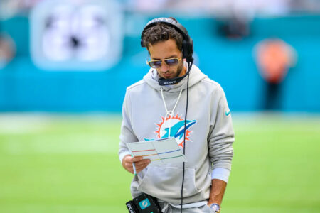Dolphins coach Mike McDaniel keeping positive outlook despite short week and tough divisional matchup on TNF