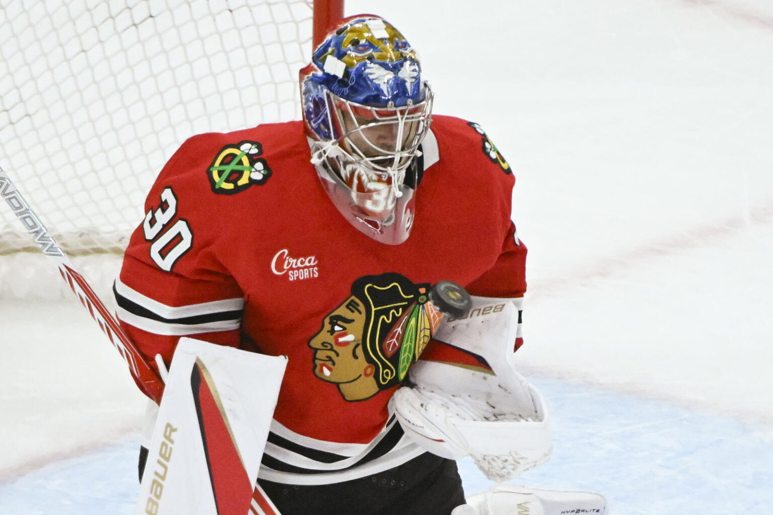 Blackhawks Extend Goalie Spencer Knight