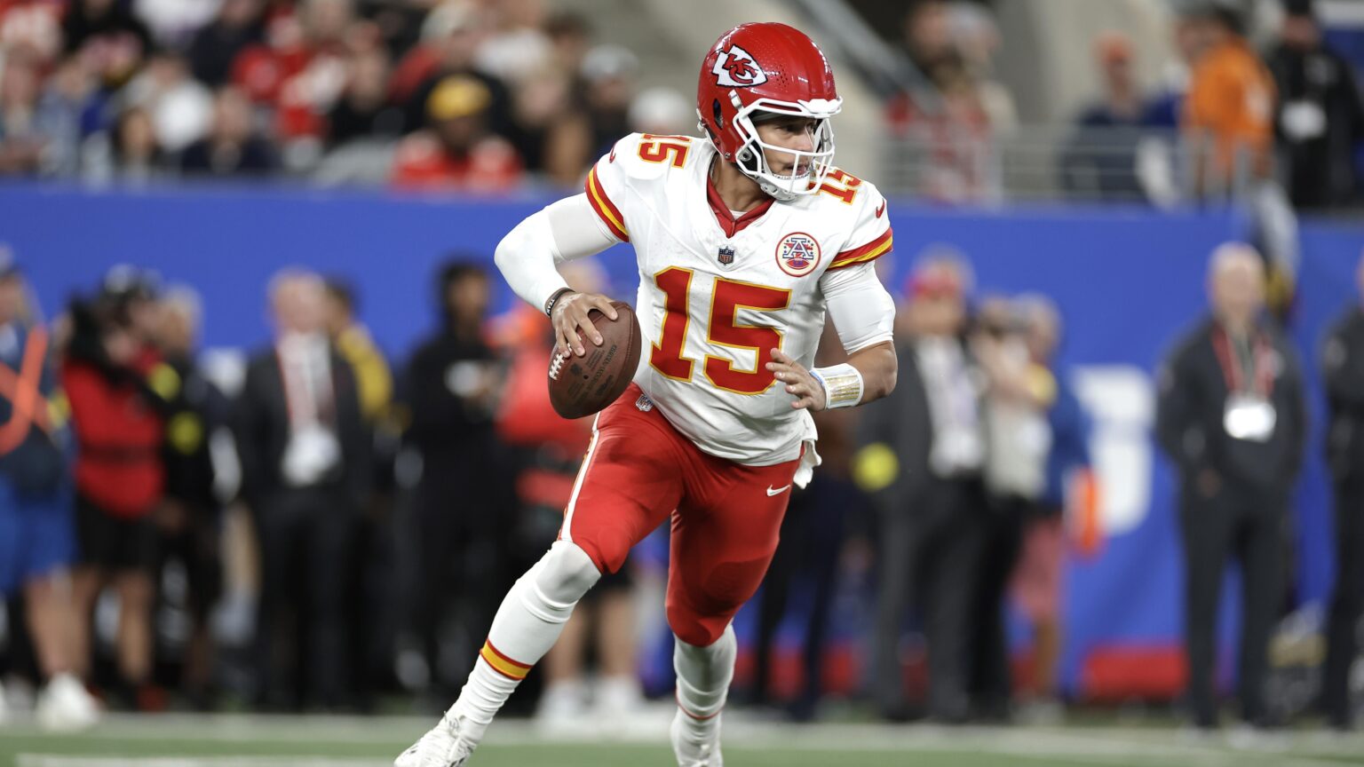 Patrick Mahomes-Tyquan Thornton Connection Excites NFL Fans as Chiefs Beat Giants