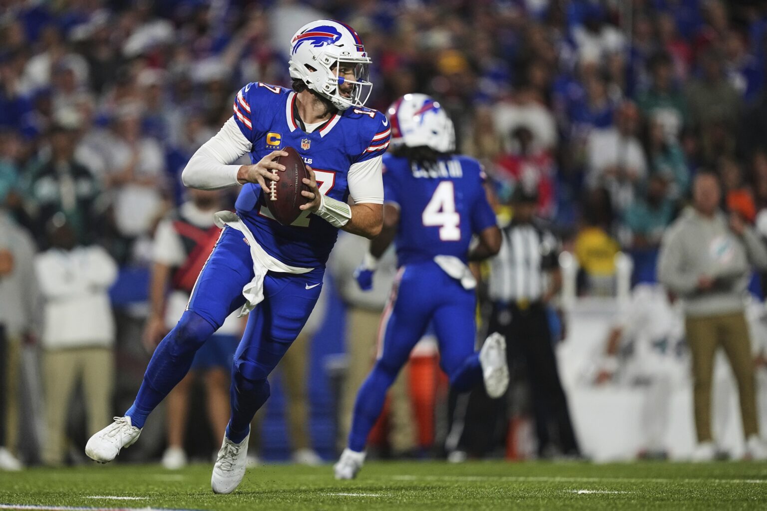 Josh Allen, James Cook Impress NFL Fans During Bills’ Narrow Win vs. Tua, Dolphins