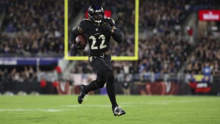 Derrick Henry Apologizes to Ravens Teammates, Fans for Shocking Fumble in Lions Loss
