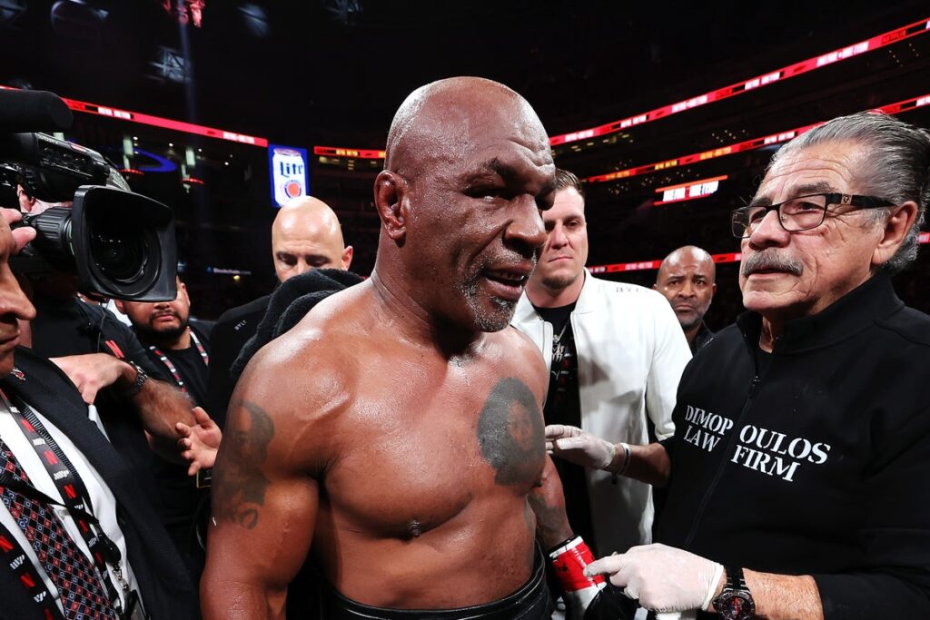 Mike Tyson makes Canelo vs Crawford prediction: ‘Doesn’t look like it will happen’