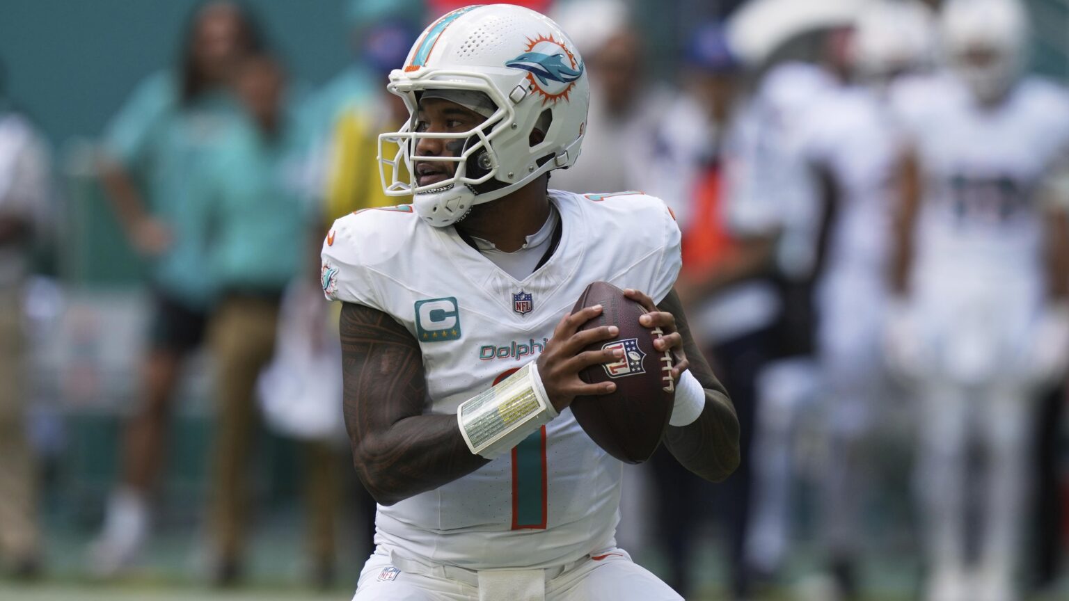 Tua Says He ‘Can’t Do Half’ of What Josh Allen Does as Runner Ahead of Dolphins-Bills
