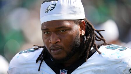 Eagles’ Jalen Carter Denies Rumor He Was Wearing Jared Verse’s Chain After Rams Game